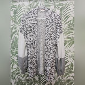 Boutique ANDRÉE By Unit, Size M, Gray/White